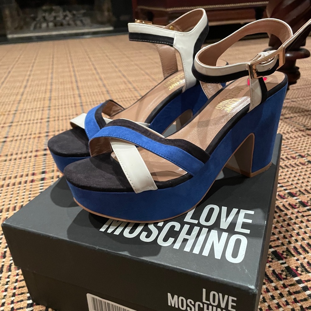 Moschino platform heel